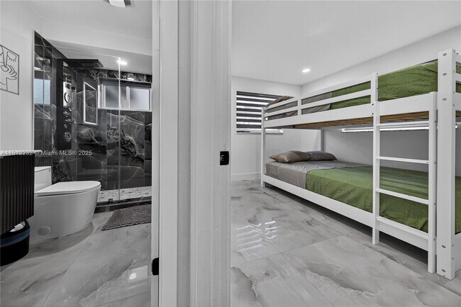 Building Photo - 3130 SW 16th St