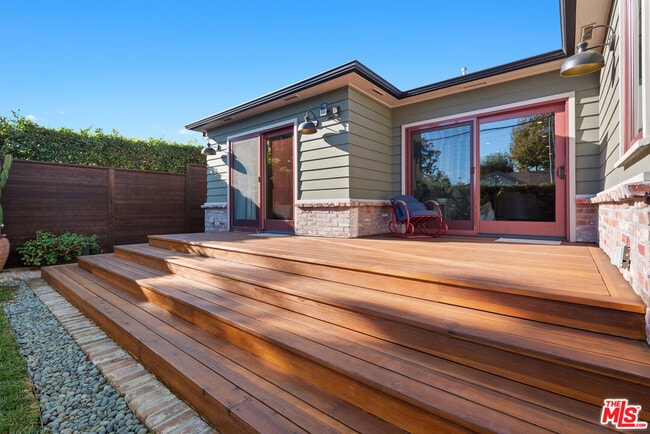 Building Photo - 11314 Homedale St