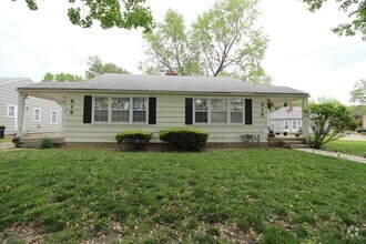 Building Photo - One Bedroom Duplex in North Kansas City