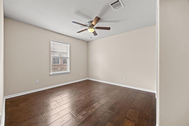 Building Photo - 135 Justin Leonard Dr