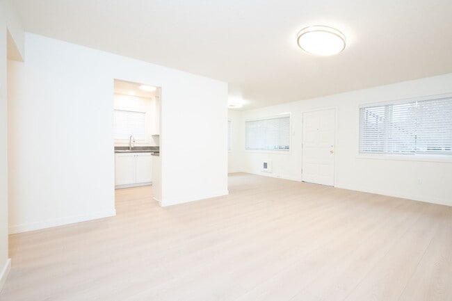 Primary Photo - Beautiful 2 Bedroom Irvington Gem, Fully Renovated!