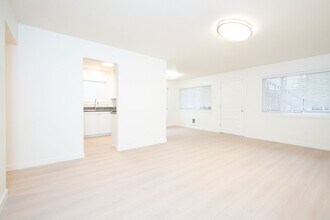 Building Photo - Beautiful 2 Bedroom Irvington Gem, Fully Renovated!