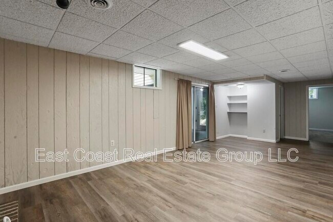 Building Photo - 3395 Canary Ct