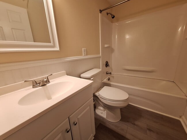 Building Photo - 501 Chanticlair Court