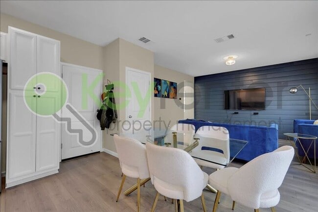 Building Photo - 3843 Bridgemeadow Way