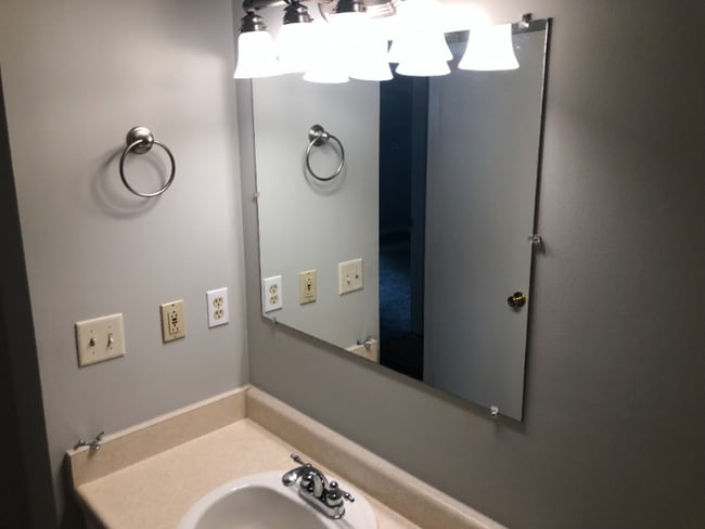 Building Photo - 11458 N Oak Trafficway