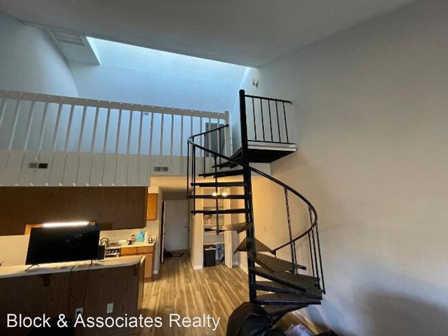 Building Photo - 1 br, 1 bath House - 3077 Huntleigh Drive