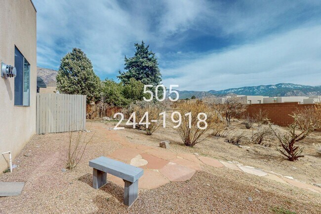 Building Photo - 876 Tramway Ln Ct NE