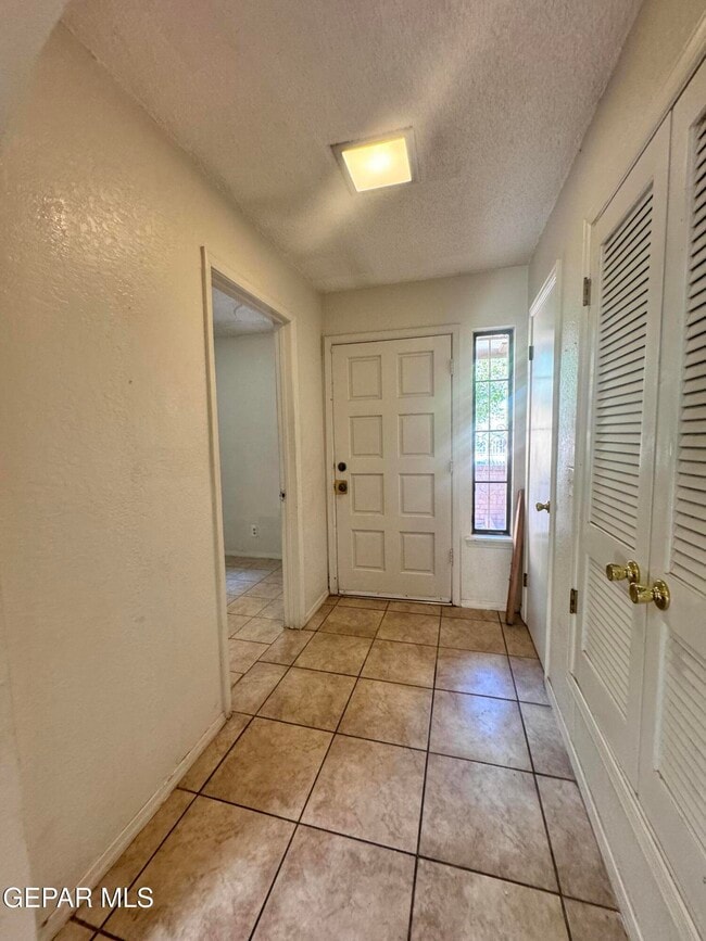 Building Photo - 386 McCune Rd