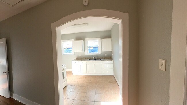 Building Photo - 538 Kayton Ave