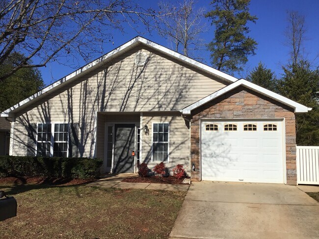 Building Photo - 145 Cameron Way Cir