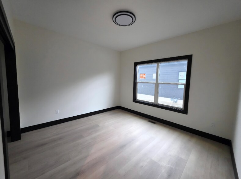 Building Photo - 718 Ringold St