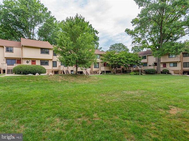 Building Photo - 2621 Glengyle Dr