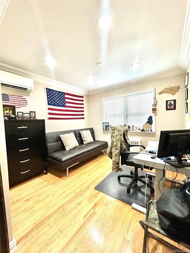 Building Photo - 745 S Oyster Bay Rd