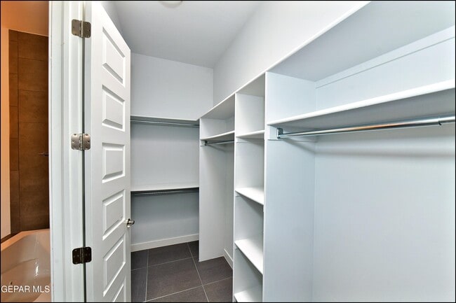 Building Photo - 5973 Cartagena Cir