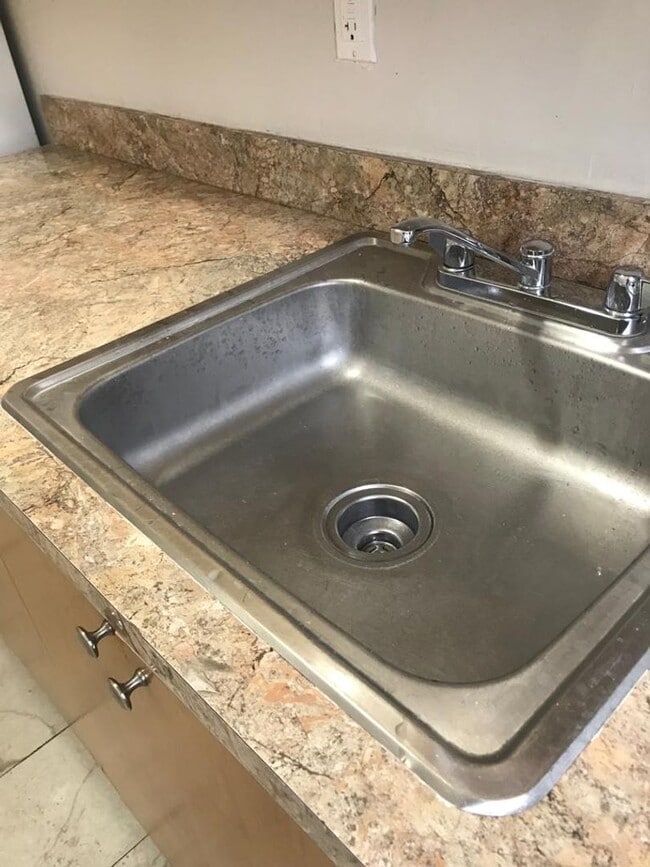 Building Photo - 2 Bedroom in Miami on NW 2nd Ct