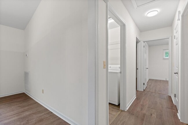 Building Photo - 3600 Gleason Dr