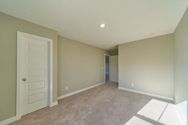 Building Photo - 5 Bedroom New Build in Camby!