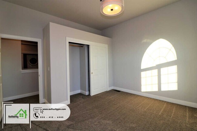 Building Photo - 1353 Browning Street