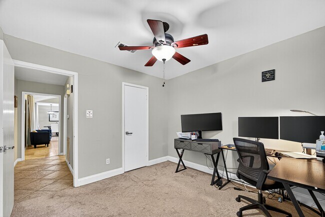 Building Photo - 9402 Meadowcroft Dr