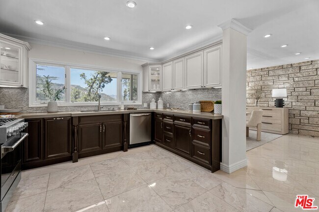 Building Photo - 1743 Stone Canyon Rd