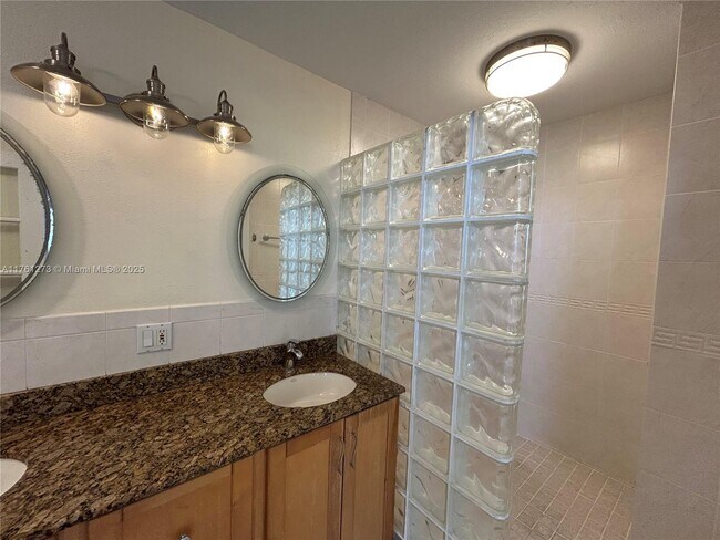 Building Photo - 137 Golden Isles Dr