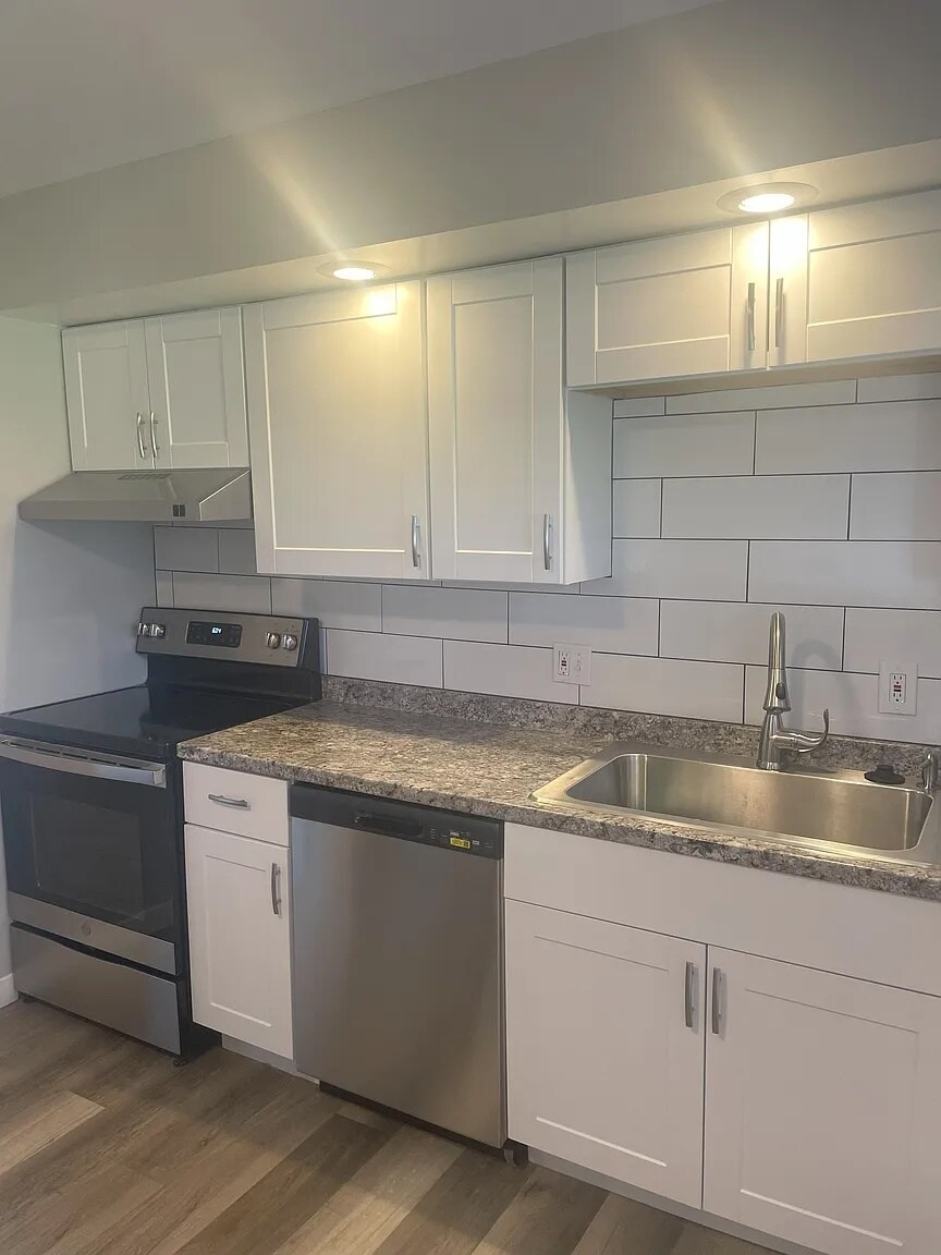 Building Photo - 4564 Everett St