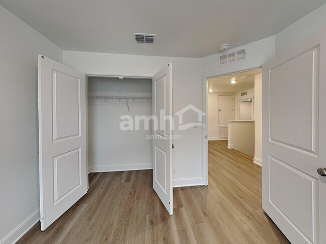 Building Photo - 1668 Aquamarine Dr
