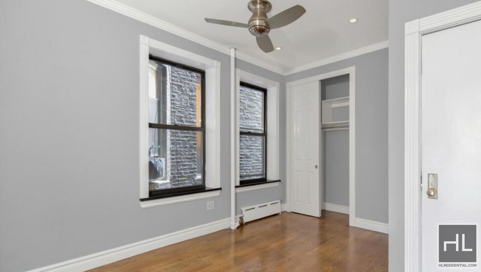 Building Photo - Mott Street