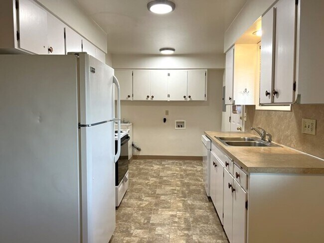 Building Photo - haym01*