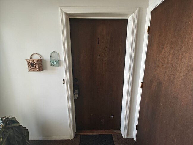 Building Photo - 11 Marion Ave