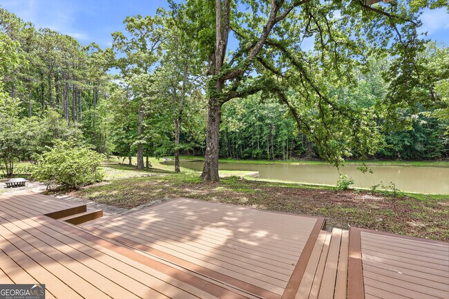Building Photo - 3735 Smithtown Rd