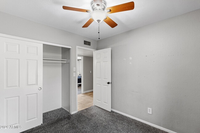 Building Photo - 4716 W Christy Dr