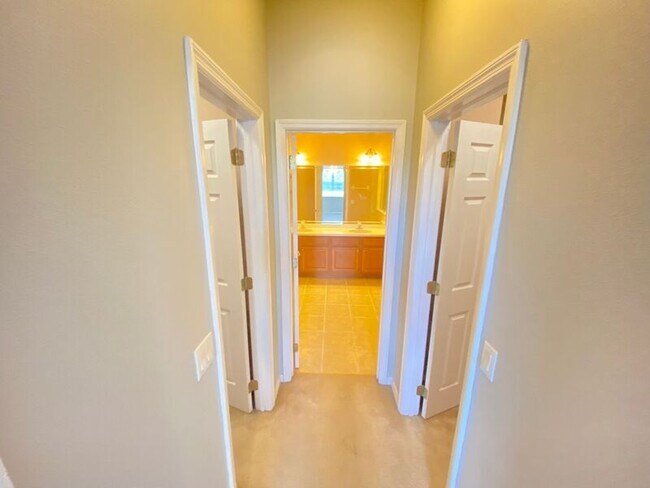 Building Photo - 9435 Myrtle Creek Ln