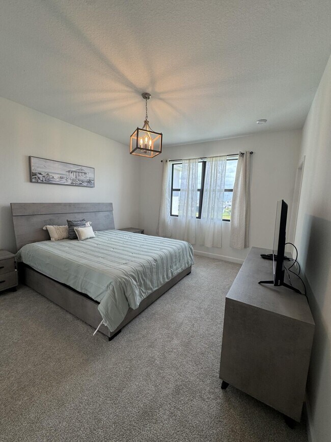 Building Photo - 14083 SW Thorens Dr