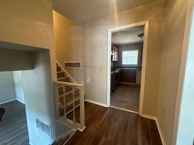 Building Photo - 705 Buena Vista Dr