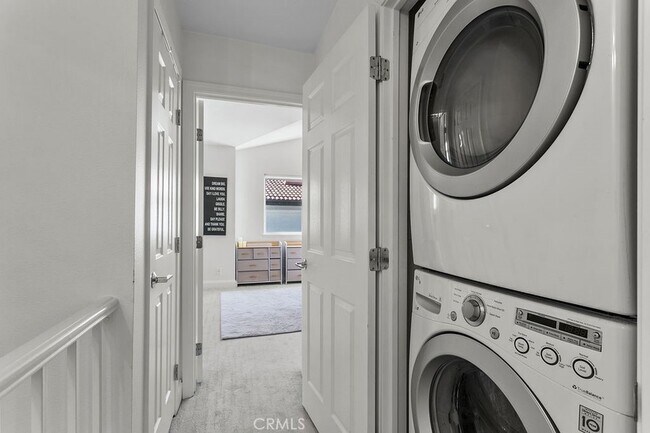 Building Photo - 30902 Club House Dr