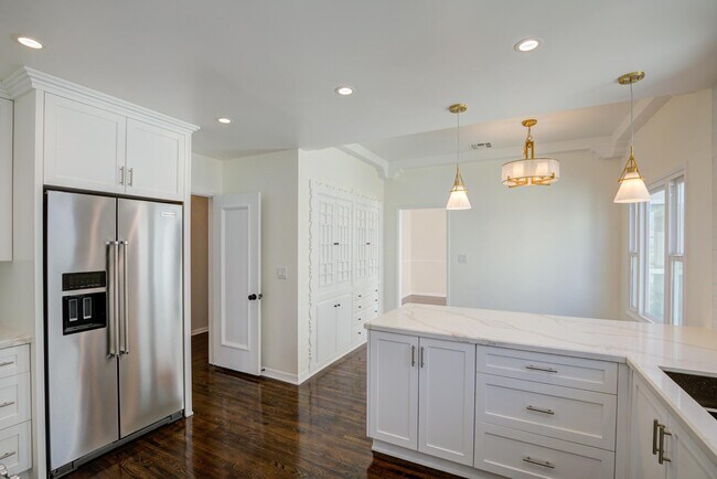 kitchen - 176 S Orange Dr