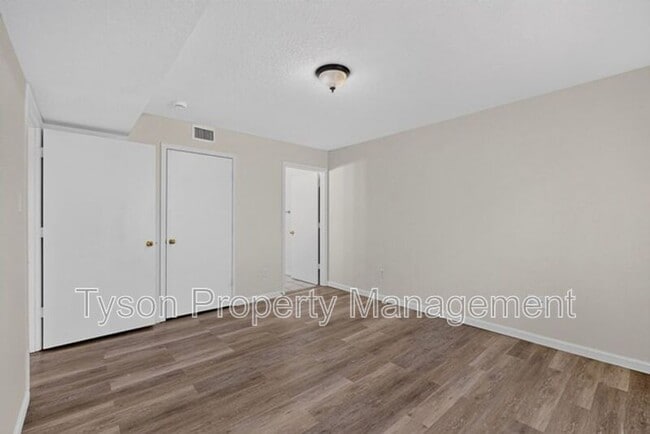 Building Photo - 328 Escena Pl SE