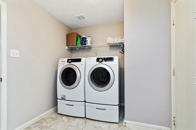 Building Photo - 20738 Fair Castle Dr