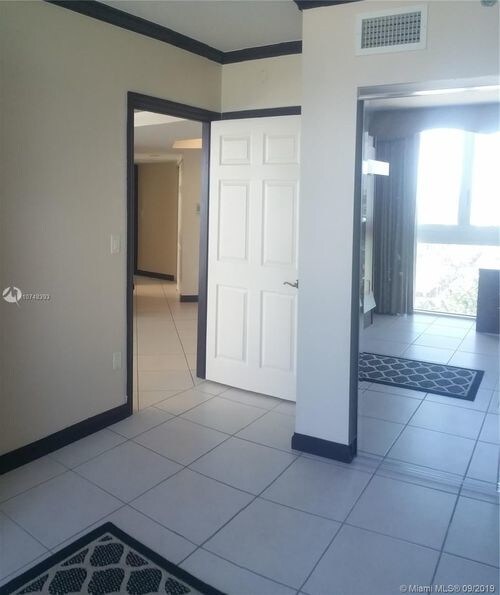 Building Photo - 7330 Ocean Terrace