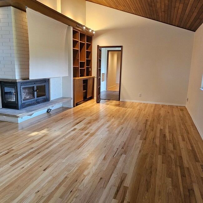 Building Photo - Private Bainbridge Island Retreat with Acreage & Modern Comforts