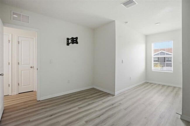 Building Photo - 5323 Dragonfly Dr