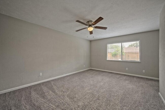 Building Photo - 5423 Dunnethead Dr