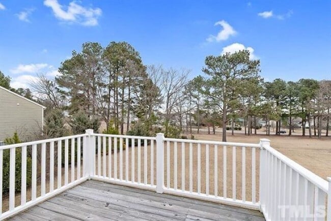 Building Photo - Golf Course Townhome