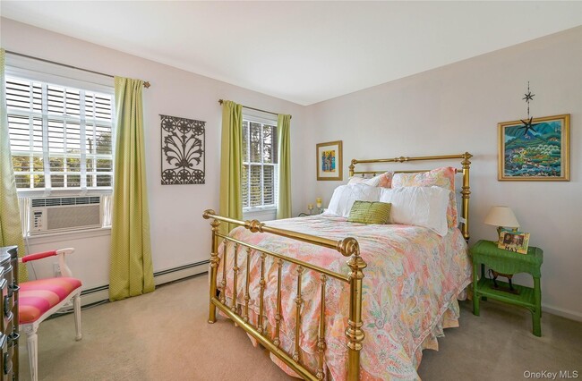 Building Photo - 215 Kouros Rd