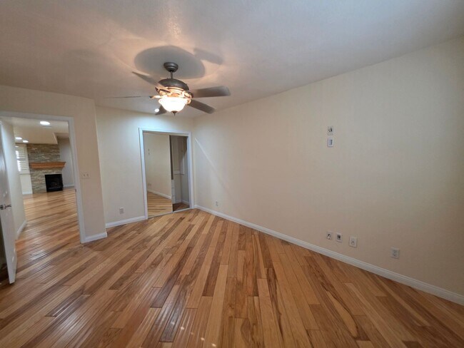 Building Photo - Spacious Home in the Heart of Green Valley