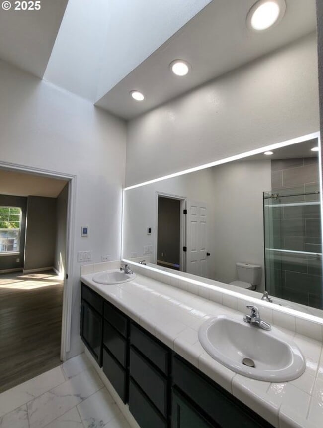 Building Photo - 2114 SE 60th Ave