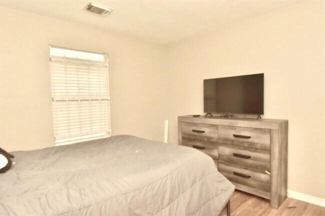 Building Photo - 21630 Trilby Way