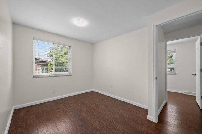 Building Photo - 2219 27th Ave